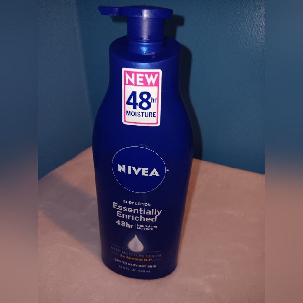 NWOT NIVEA Body Lotion 48hr Moisture 16.9oz